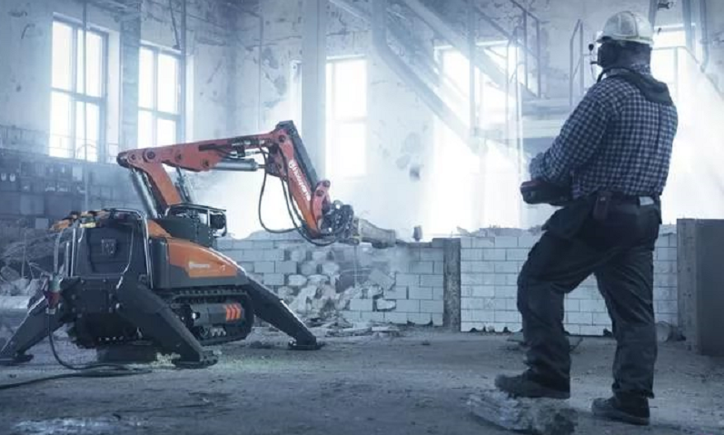 снос зданий с оборудованием Husqvarna